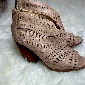 Boho style size 8 dress heels